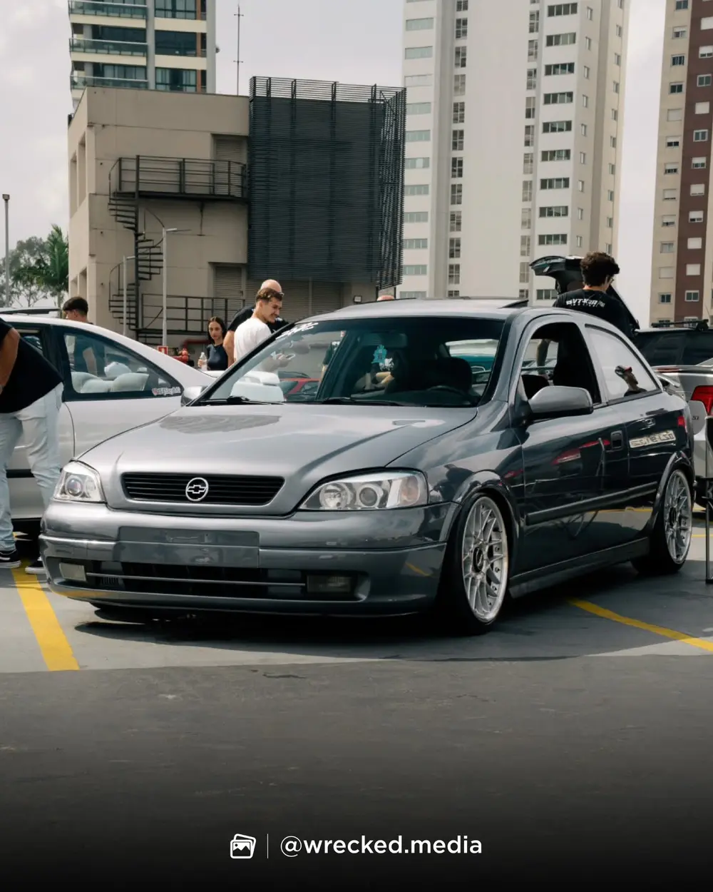 Registro 6 de um encontro Only Cars
